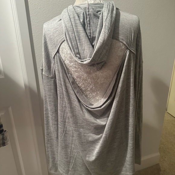 Grey long sleeve with hood and open back - Picture 3 of 3